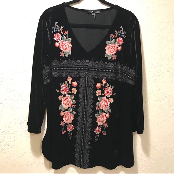 Andree Tops - Andree’ Velvety top with Floral Embroidery